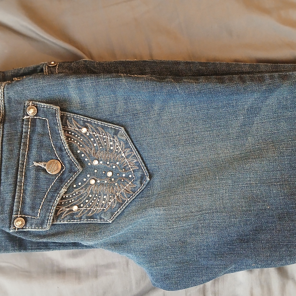 Women's Blue Jeans with Embellished Pocket